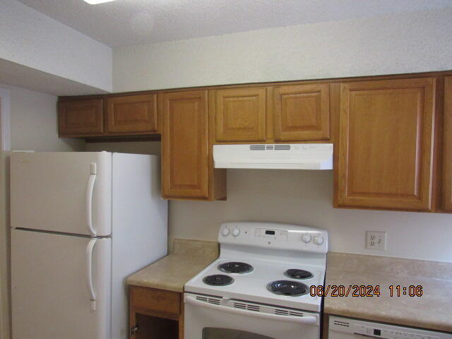 Building Photo - 705 Terrance Ct