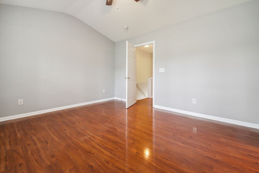 Building Photo - 4084 Howell Park Rd