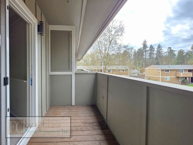 Building Photo - 17150 SW Heritage Ct