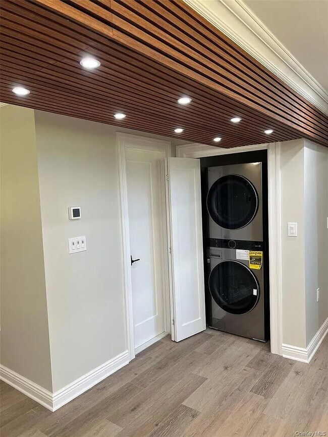 Building Photo - 4 Glen Ct