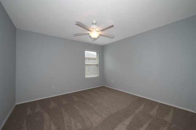 Building Photo - 1911 Meadow Crest Dr