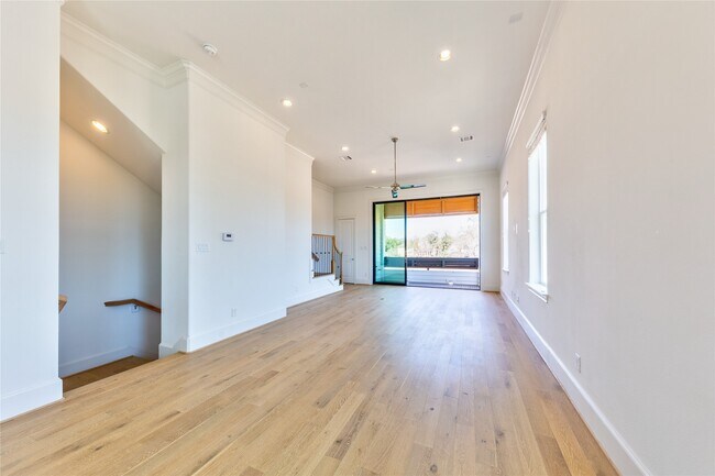 Building Photo - 3403 Timbergrove Oaks St