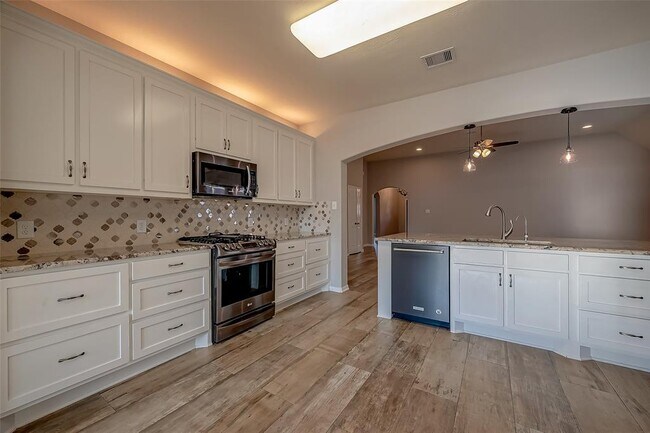 Building Photo - 8306 Hampton Bay Drive