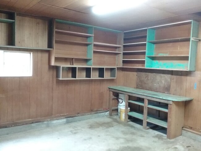 Building Photo - Updated Three Bedroom Home in Keizer