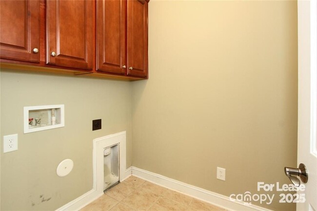 Building Photo - 405 Halyard Ln