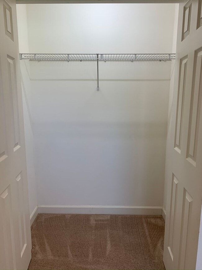 Building Photo - 115 Clusters Cir