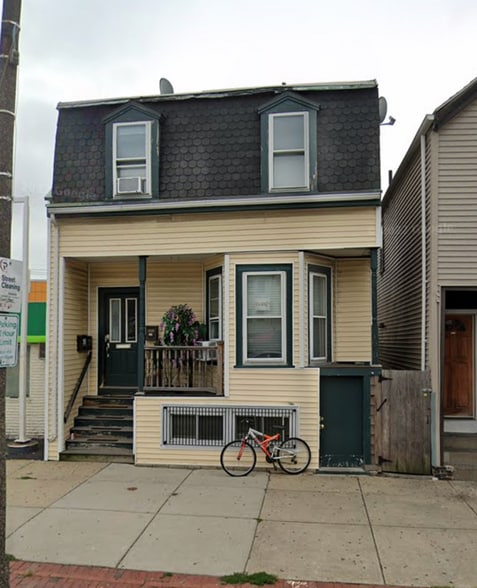 Primary Photo - 319A Bennington St