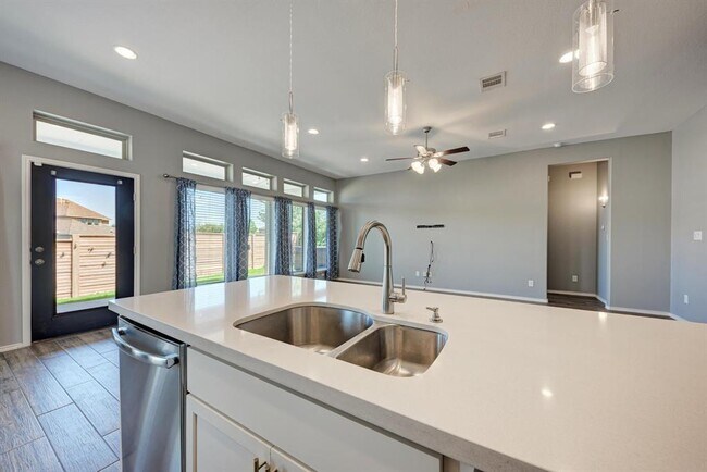Building Photo - 12120 Mossygate Trl