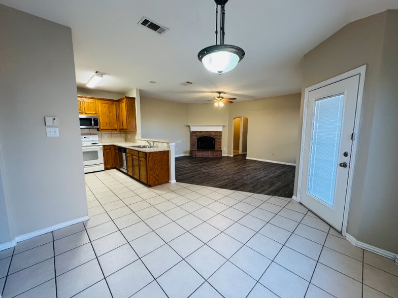 Building Photo - 5705 Swords Dr