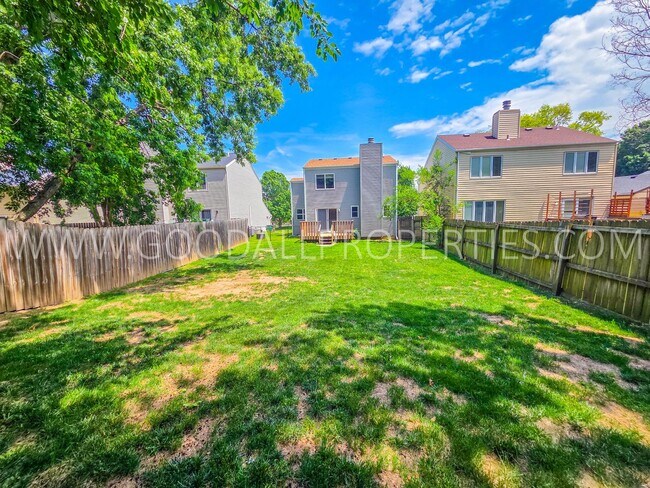 Building Photo - Gem of a home in West Des Moines Home with a 2-Car Garage