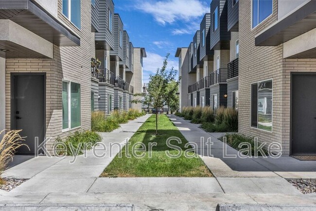 Building Photo - 230 W 1300 S St