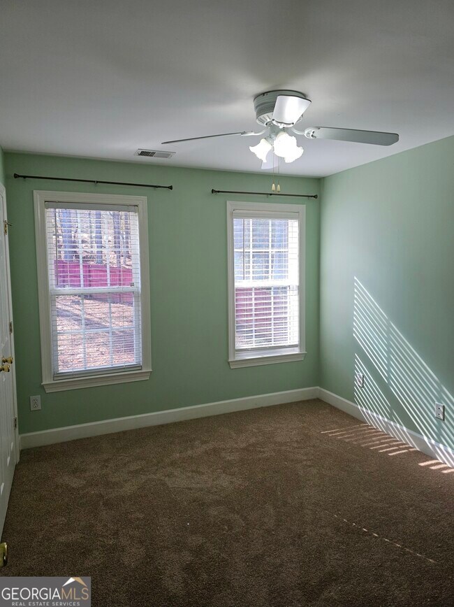 Building Photo - 185 Rock Hill Dr