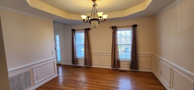 Building Photo - Nice 2 story brick home near Reagan High School