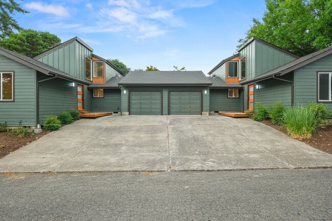 Primary Photo - 8027 SW 103rd Ave