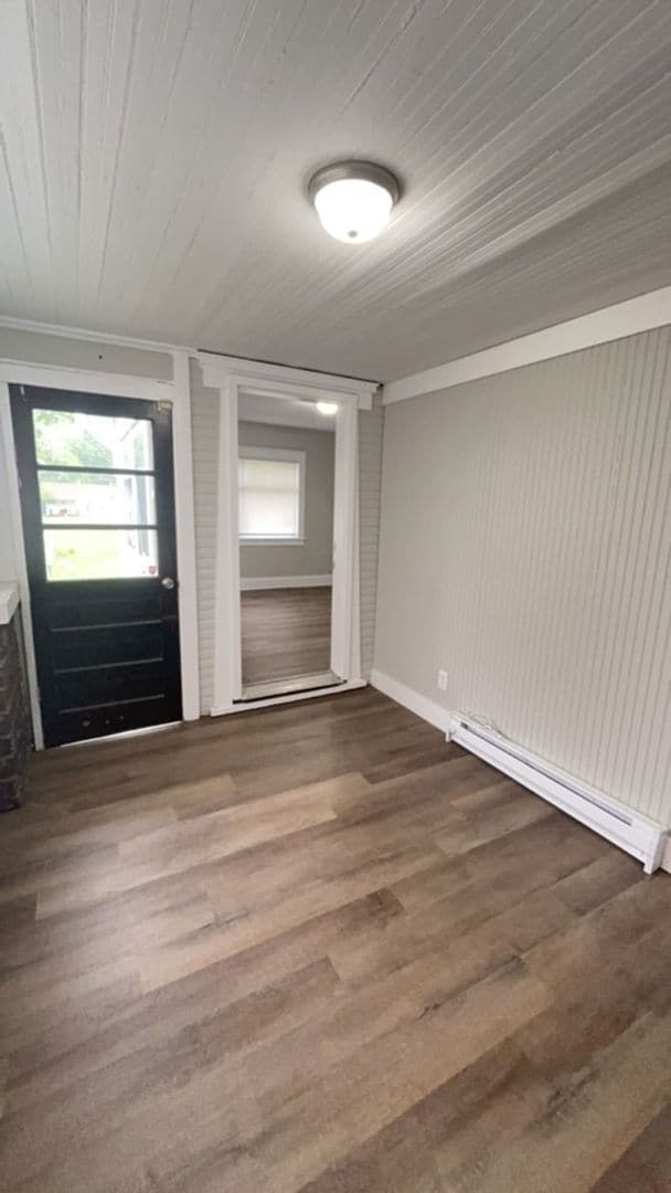 Building Photo - Fully Renovated, 2 BR/1BA Home! Fenced In Yard! Deck! 1-Car Garage! Off Street Parking!