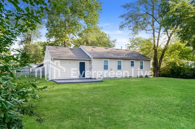 Building Photo - 9001 E 66th Ter