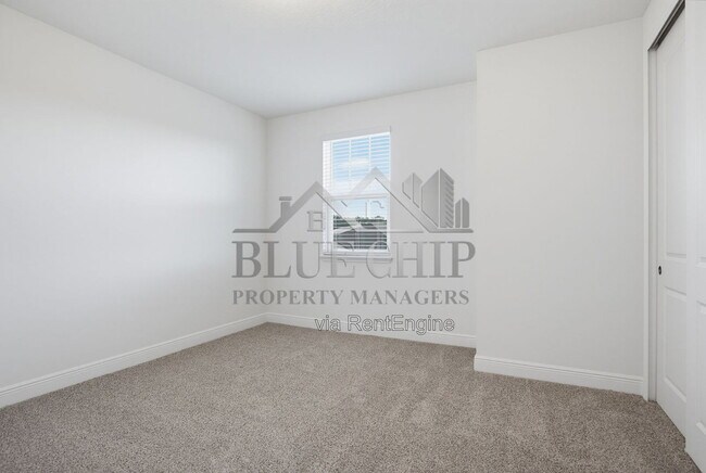 Building Photo - 1217 Pampus Dr