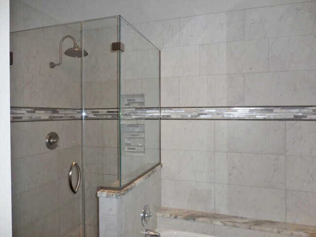 Building Photo - 4314 Hillside Dr