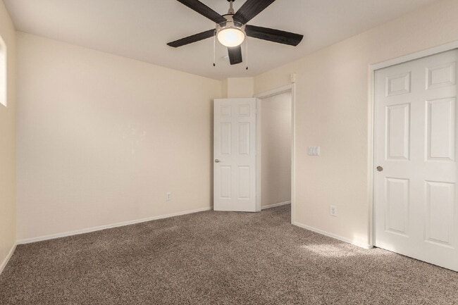 Building Photo - 4618 E Brilliant Sky Dr