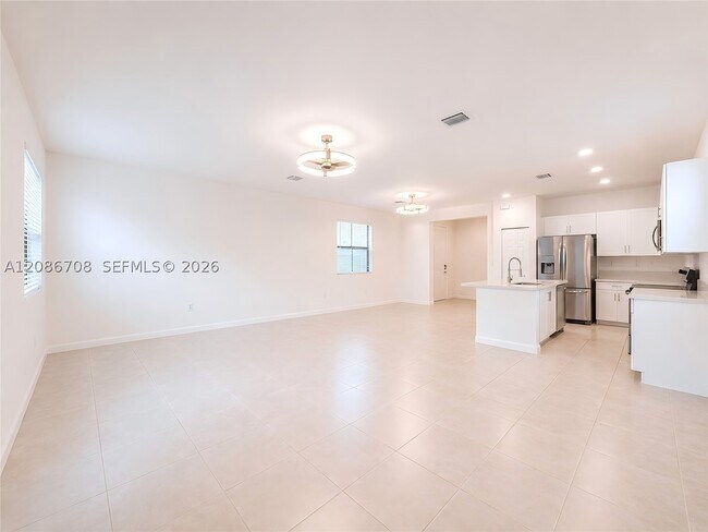 Building Photo - 3448 W 110th St