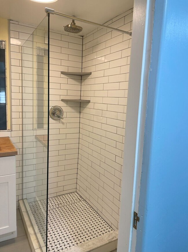 Building Photo - Downing St.