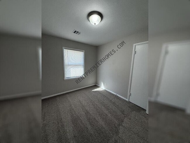 Building Photo - 1133 NW 84th St