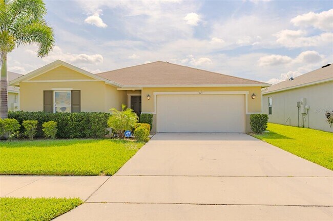 Building Photo - 275 Lake Lucerne Way