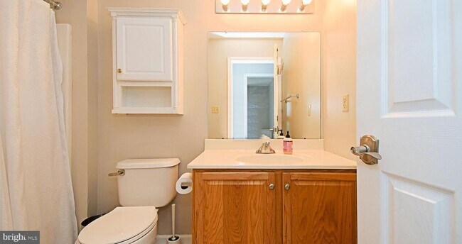 Building Photo - 4258 Red Oak Ct