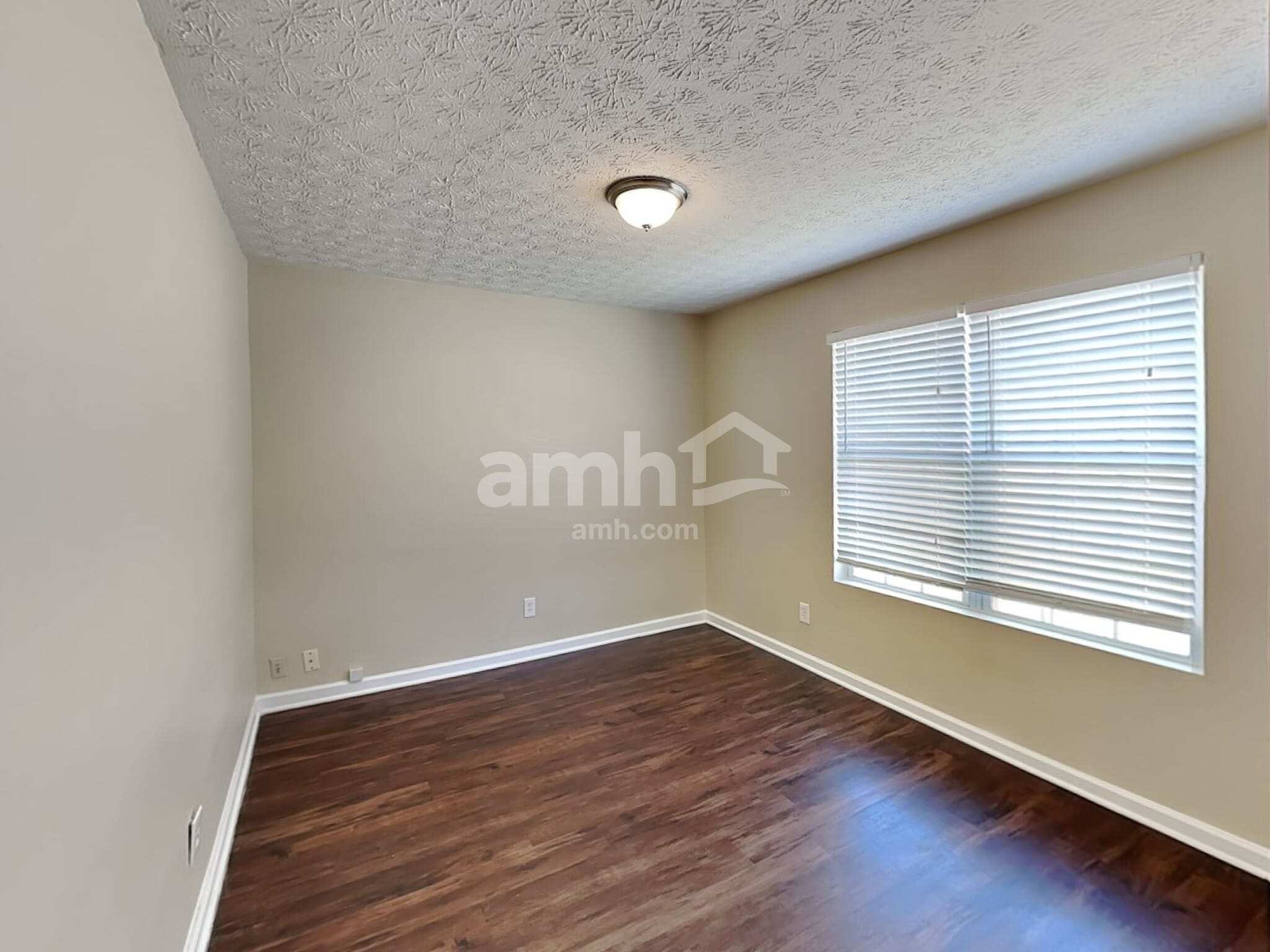 Building Photo - 3009 Sentinel Cir