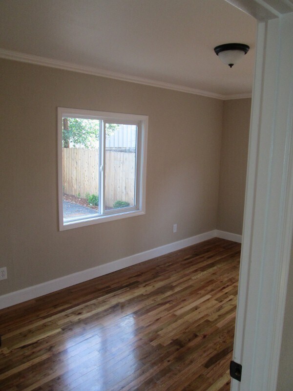 Building Photo - 1718 Magnolia Ave