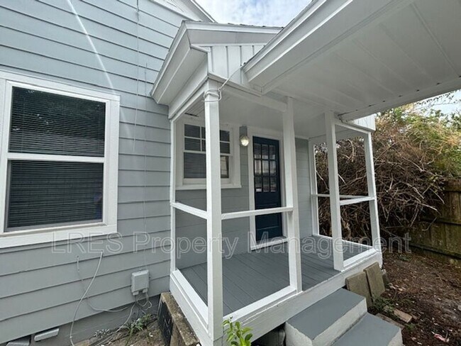 Building Photo - 1523 E Concord St