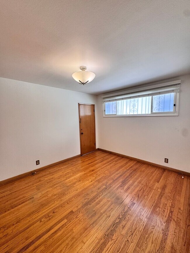 Building Photo - 4531 E Shaw St
