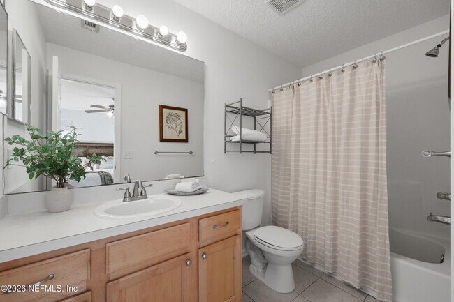 Building Photo - 334 Scrub Jay Dr