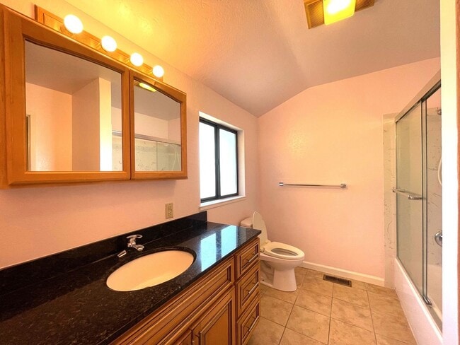 Building Photo - Newly Renovated 4BR / 2.5BA Home with Partial Bay Views.