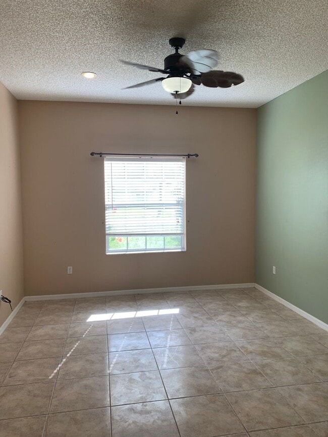 Building Photo - Quality Home in Great Neighborhood