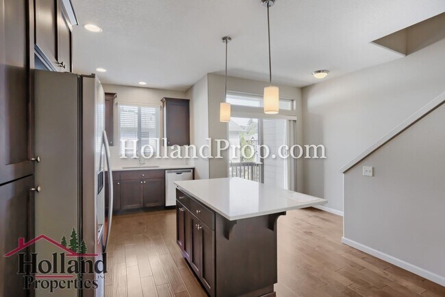 Building Photo - Modern Townhome with Dual Primary Suites & 2-Car Garage in Prime Beaverton Location