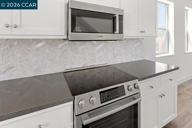 Building Photo - 2802 Chattleton Ln