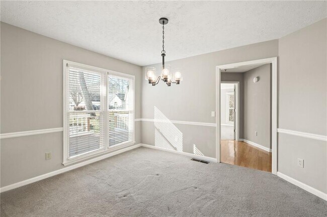 Building Photo - 675 Clearwater Pl