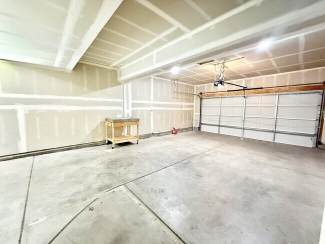 Building Photo - 3442 Curlew Dr