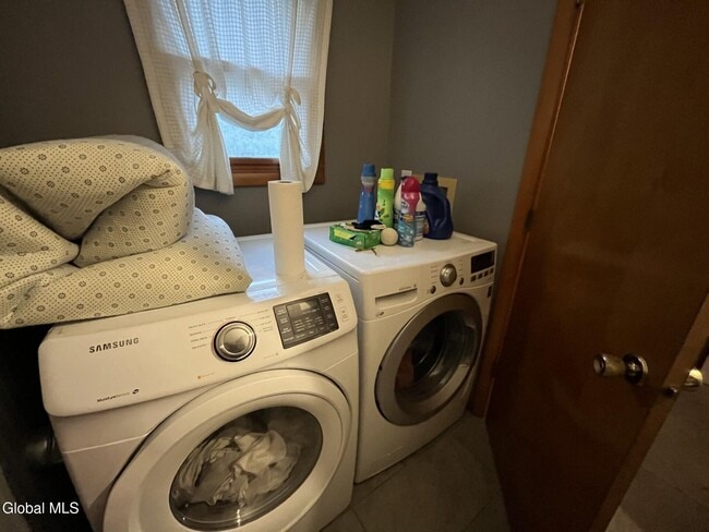 Building Photo - 3 Chrisken Dr