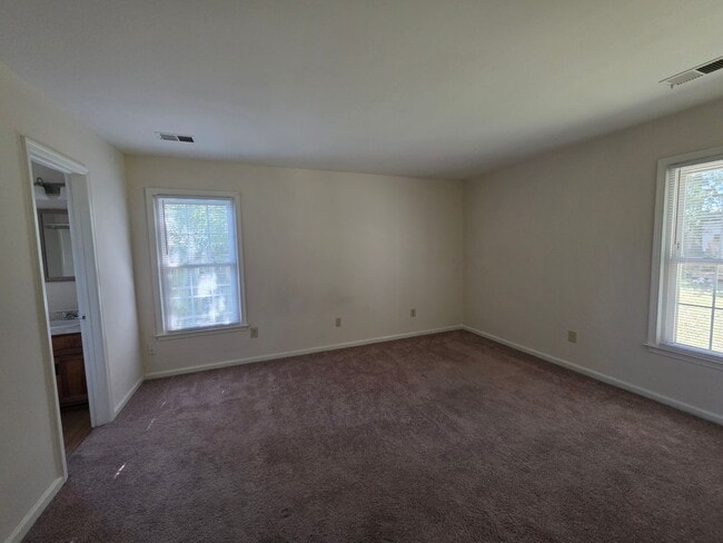 Building Photo - Move In Ready 3 Bedroom Ranch!