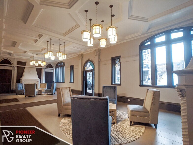 Building Photo - 503 W Belmont Ave