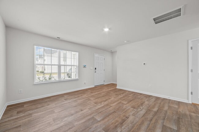 Building Photo - 4109 Laurel Rdg Dr