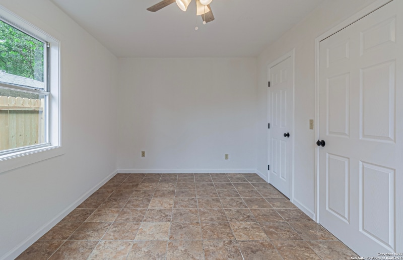 Building Photo - 210 N San Jacinto St