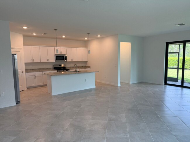 Building Photo - 2017 Gardenia Ave