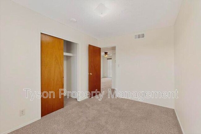 Building Photo - 1225 Del Mastro Dr SW