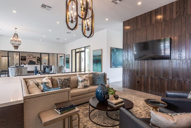 Building Photo - 6101 N Riverside Dr