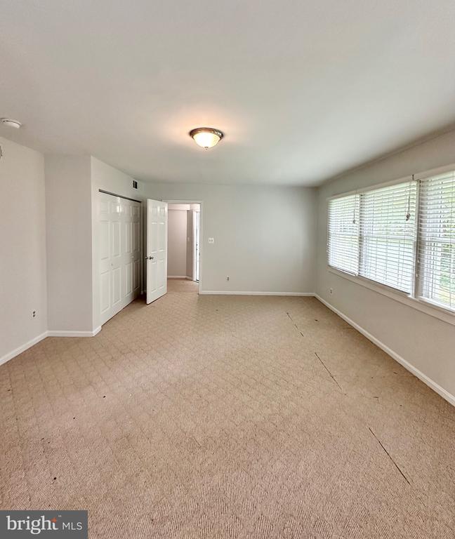 Building Photo - 3066 Valley Ln