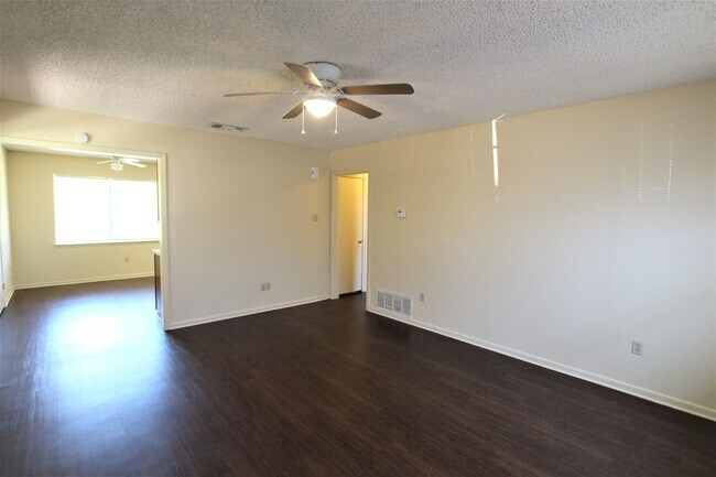 Building Photo - 12455 Cimmarron Dr