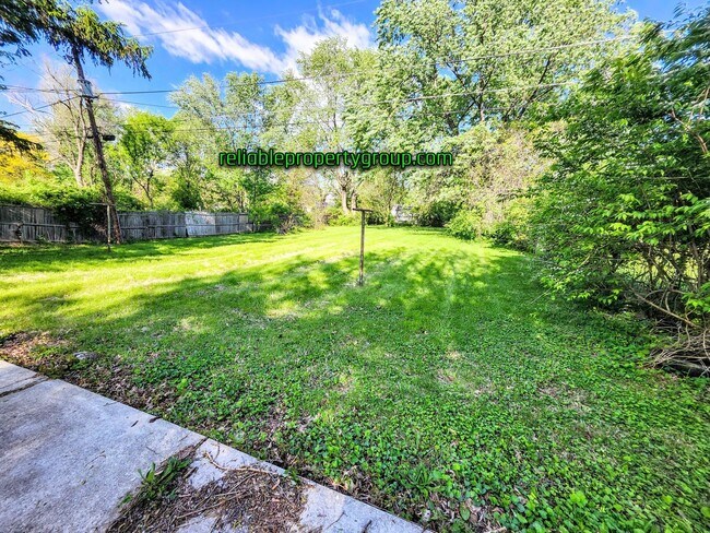 Building Photo - New Listing in Fort Wayne